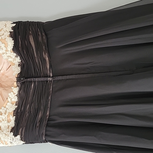 Mac duggal black white beaded lace overlay sleeveless formal designer gown dress - Picture 5 of 12